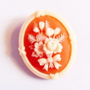 Avon Vintage 1982 Resin Flower Bouquet